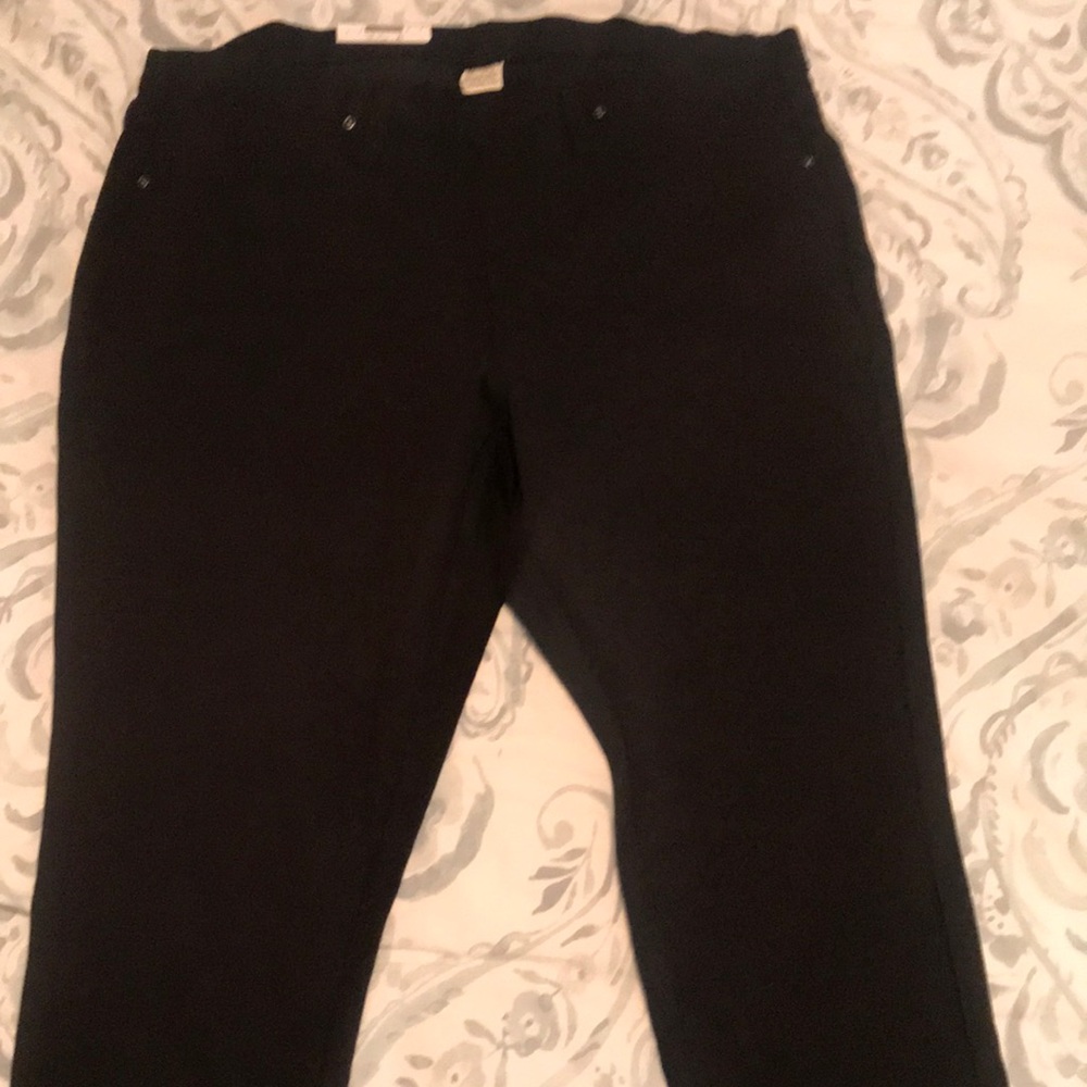 New with tags black Capri jeggings